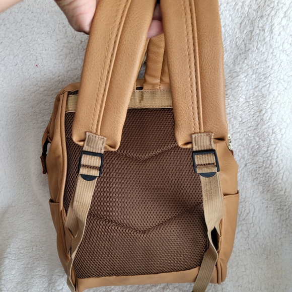 Anello 2Way Tan Leather Medium Backpack. Unisex - Picture 7 of 8
